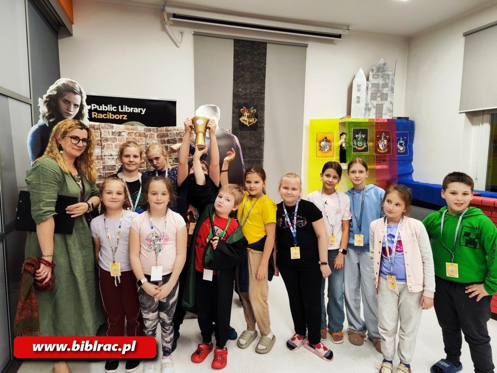 Zdjęcie w galerii na portalu naszraciborz.pl: Biblioteka nie zasypia, czyli XXII Noc z Andersenem wiadomości z regionu