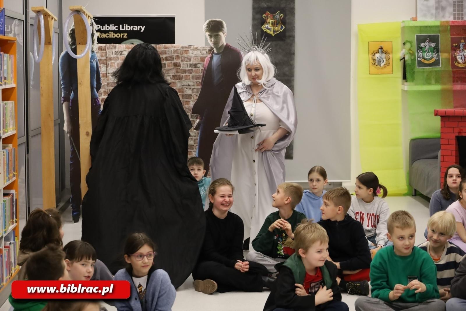 Zdjęcie w galerii na portalu naszraciborz.pl: Biblioteka nie zasypia, czyli XXII Noc z Andersenem wiadomości z regionu