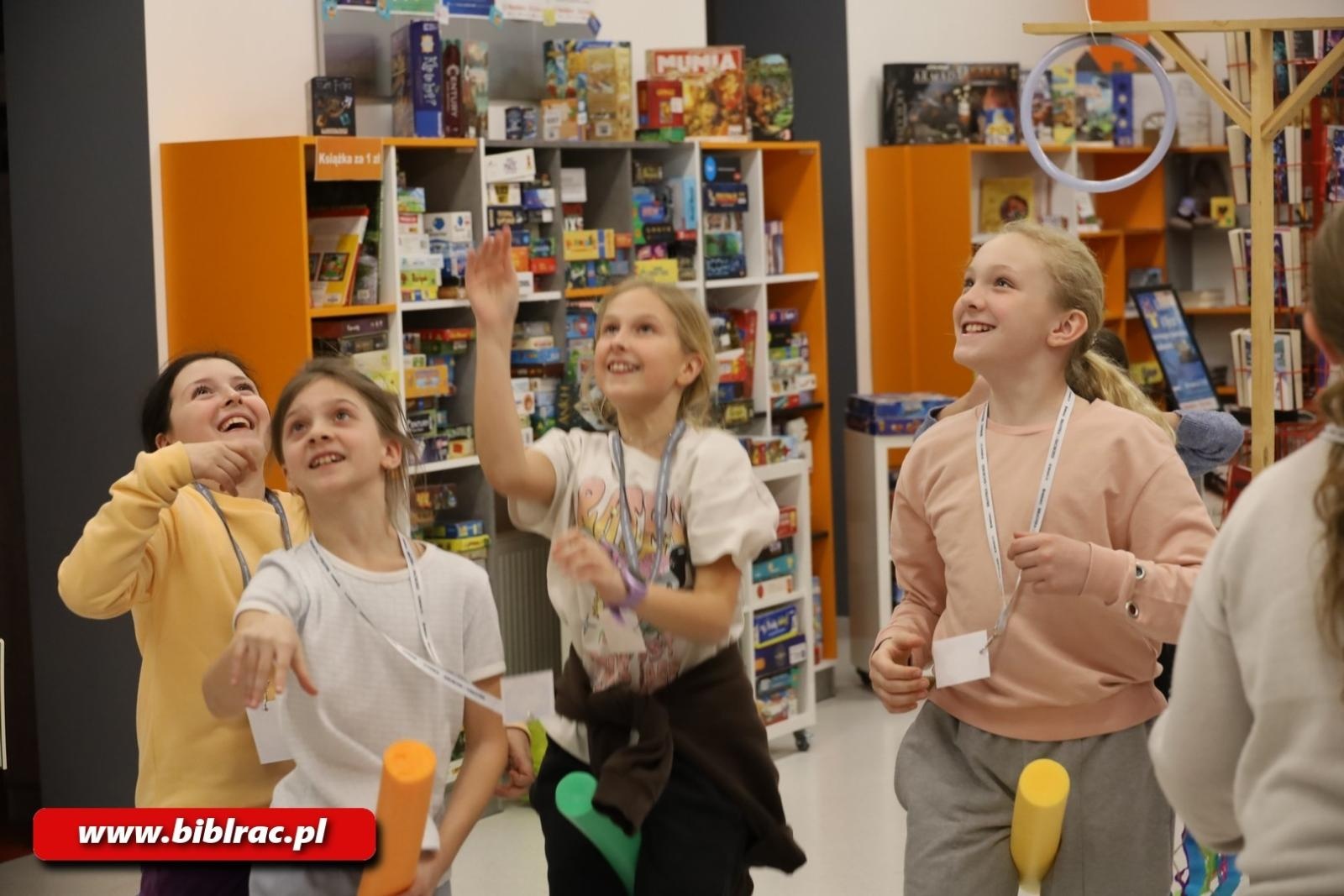 Zdjęcie w galerii na portalu naszraciborz.pl: Biblioteka nie zasypia, czyli XXII Noc z Andersenem wiadomości z regionu