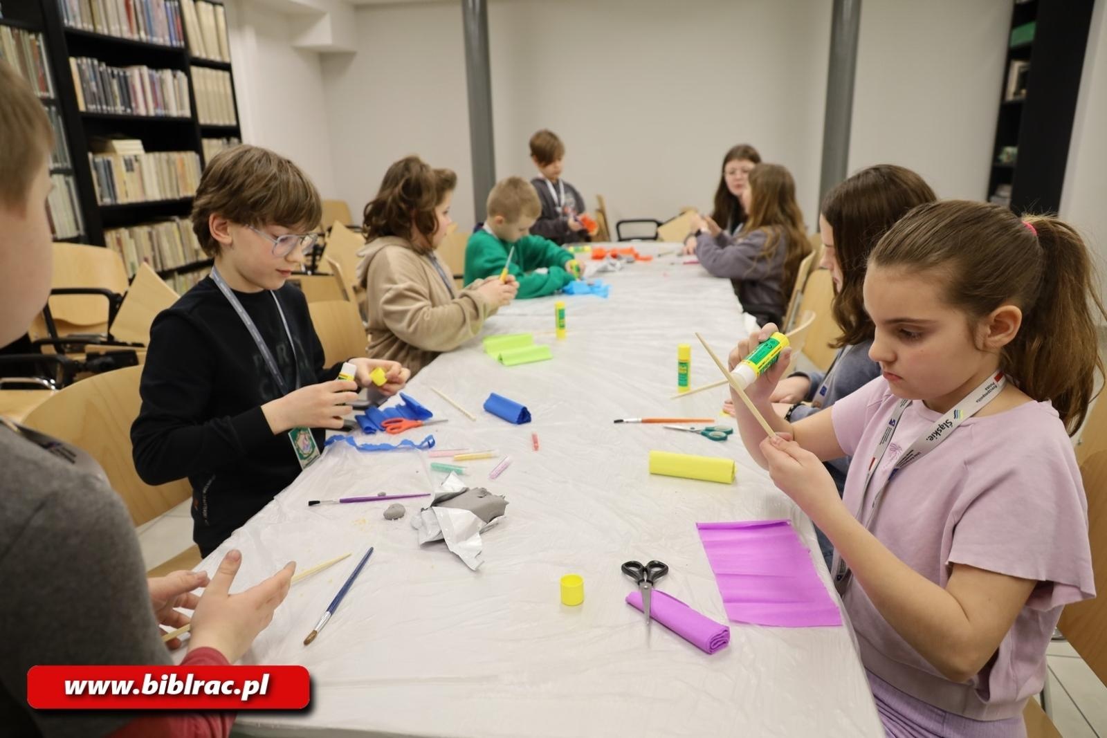 Zdjęcie w galerii na portalu naszraciborz.pl: Biblioteka nie zasypia, czyli XXII Noc z Andersenem wiadomości z regionu