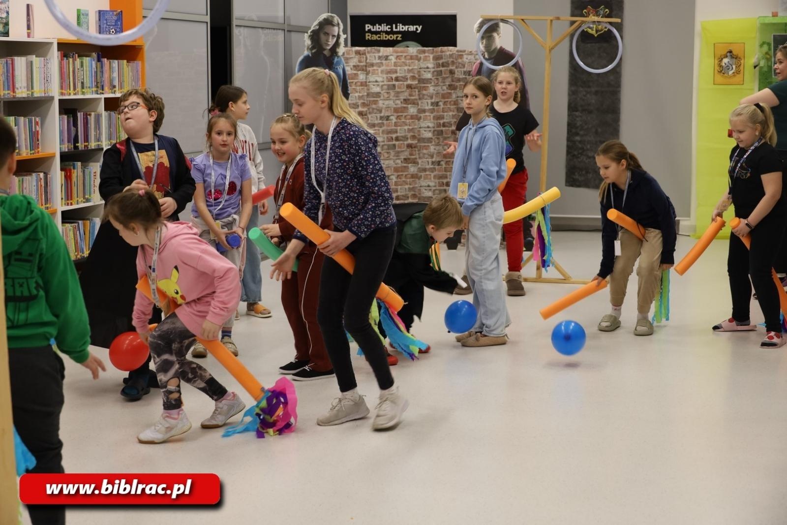 Zdjęcie w galerii na portalu naszraciborz.pl: Biblioteka nie zasypia, czyli XXII Noc z Andersenem wiadomości z regionu