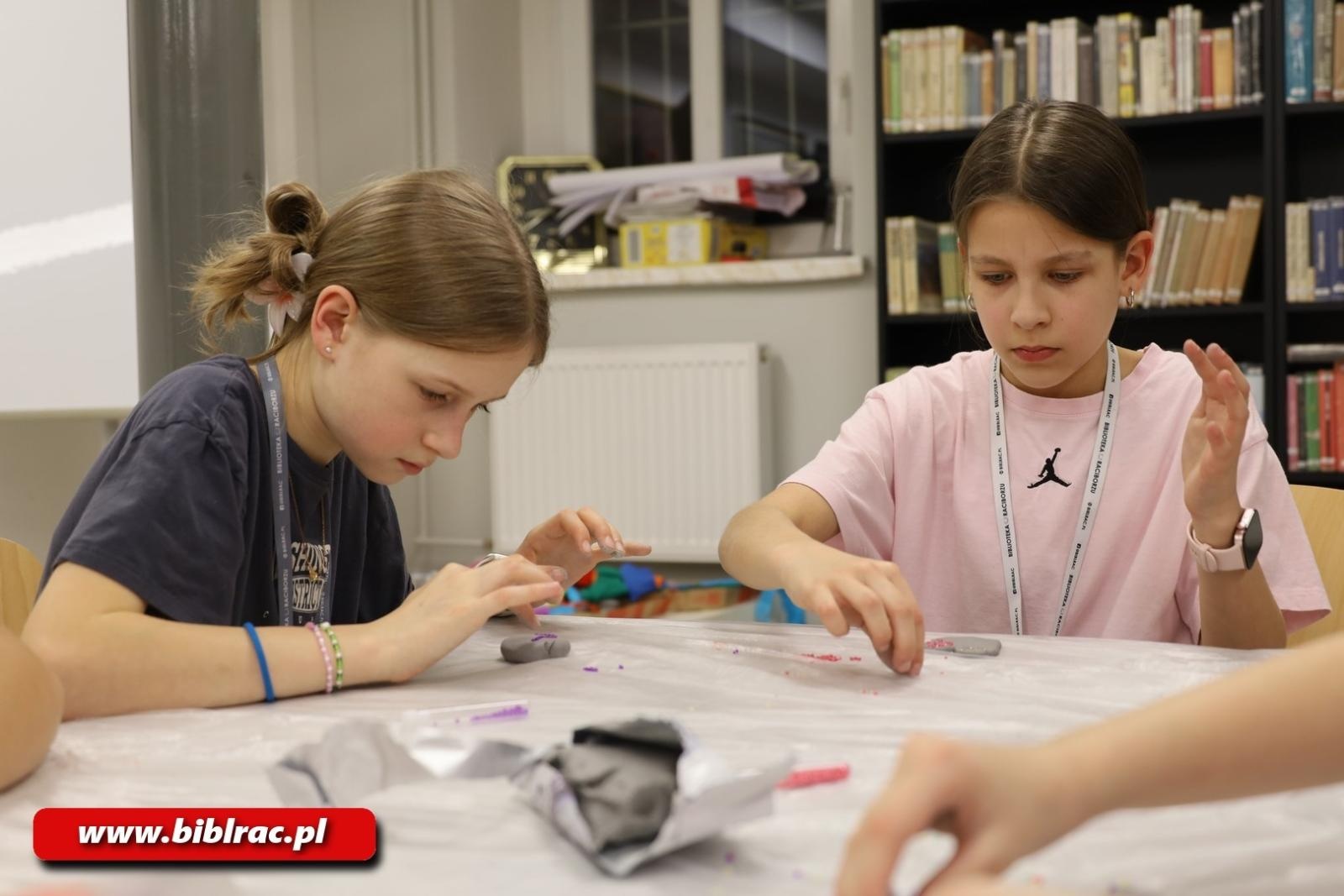 Zdjęcie w galerii na portalu naszraciborz.pl: Biblioteka nie zasypia, czyli XXII Noc z Andersenem wiadomości z regionu