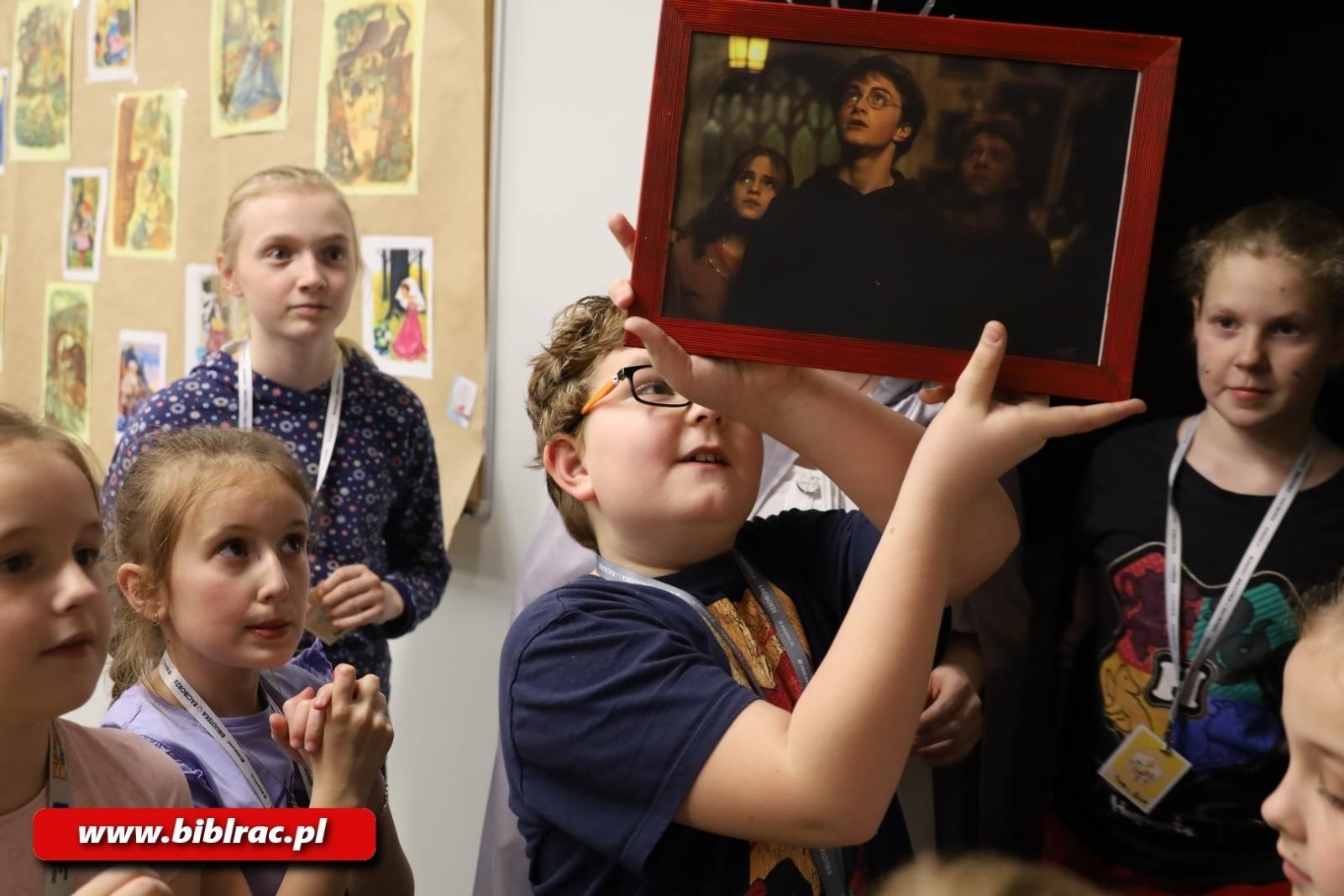 Zdjęcie w galerii na portalu naszraciborz.pl: Biblioteka nie zasypia, czyli XXII Noc z Andersenem wiadomości z regionu