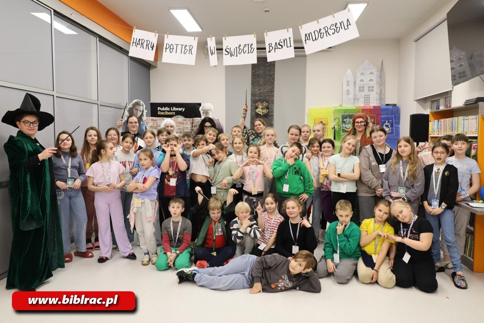 Zdjęcie w galerii na portalu naszraciborz.pl: Biblioteka nie zasypia, czyli XXII Noc z Andersenem wiadomości z regionu