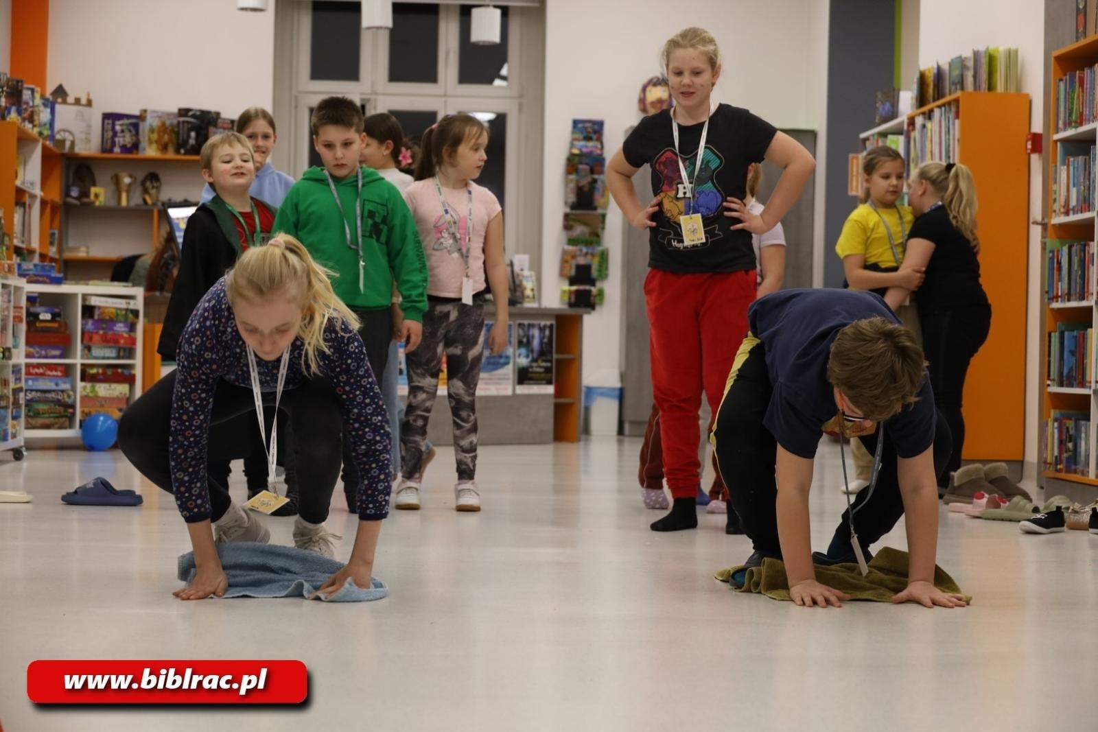 Zdjęcie w galerii na portalu naszraciborz.pl: Biblioteka nie zasypia, czyli XXII Noc z Andersenem wiadomości z regionu