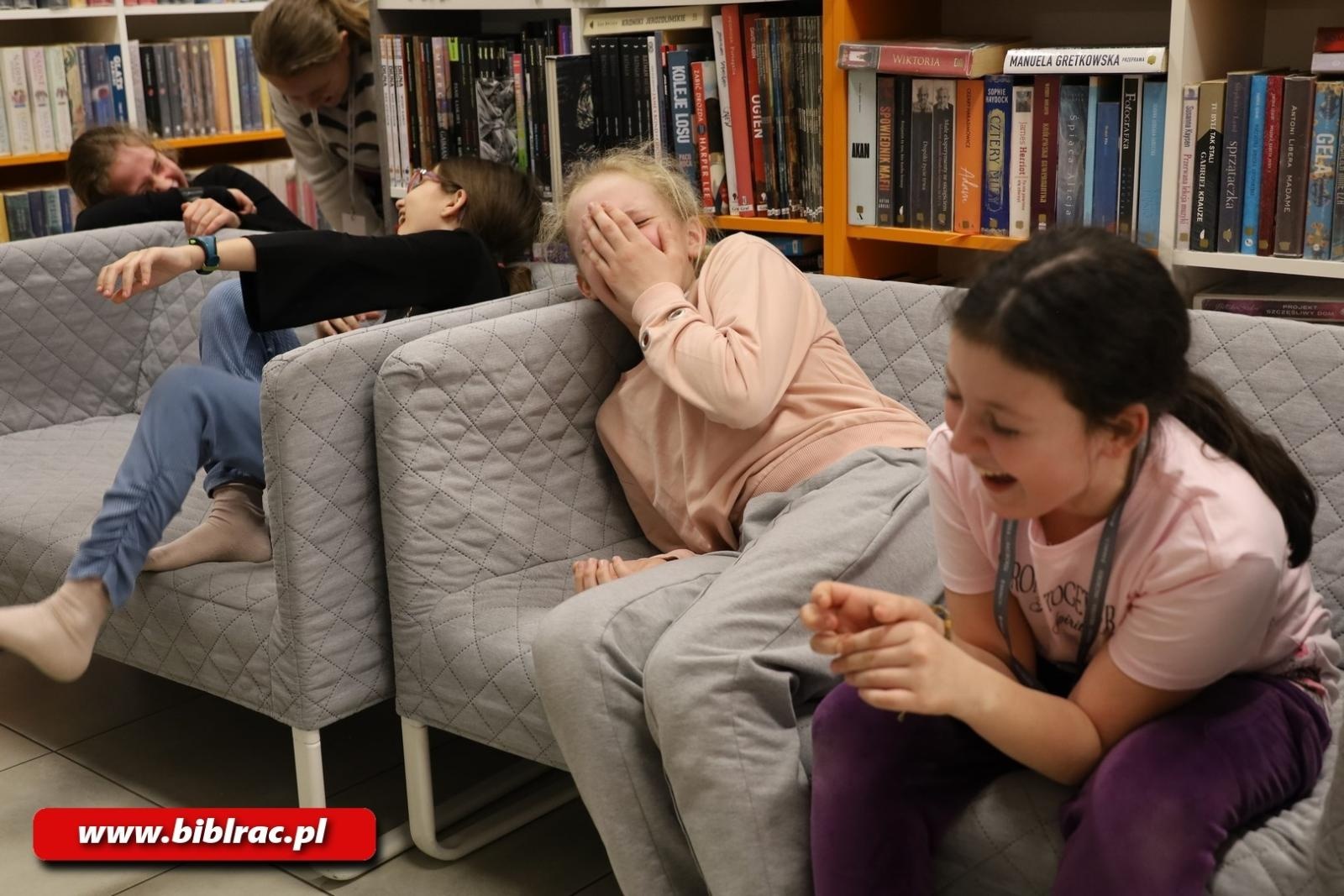 Zdjęcie w galerii na portalu naszraciborz.pl: Biblioteka nie zasypia, czyli XXII Noc z Andersenem wiadomości z regionu