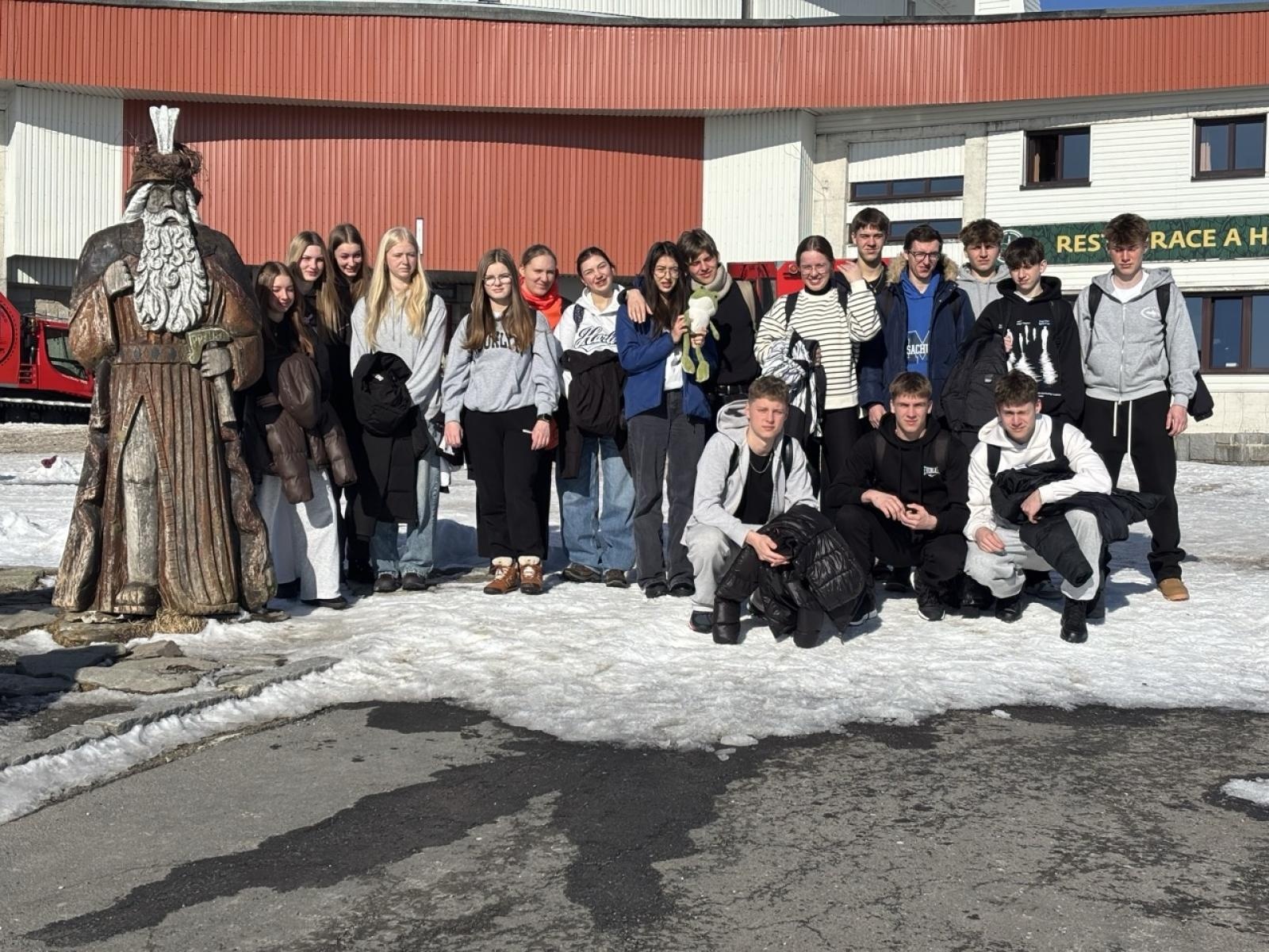 Zdjęcie w galerii na portalu naszraciborz.pl: Uczniowie Ekonomika na obozie narciarskim w ramach projektu LET’S GET FIT wiadomości z regionu