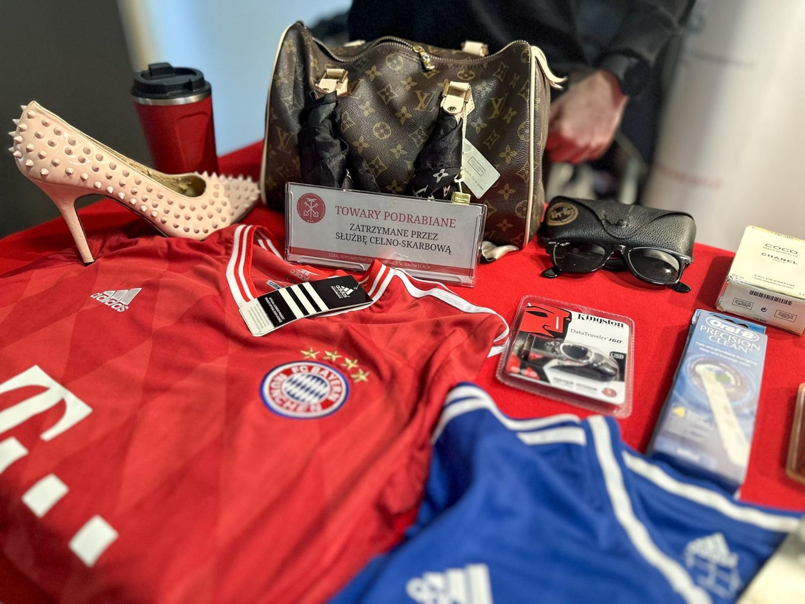 Zdjęcie w galerii na portalu naszraciborz.pl: Spotkanie z Krajową Administracją Skarbową w Akademii Nauk Stosowanych w Raciborzu wiadomości z regionu