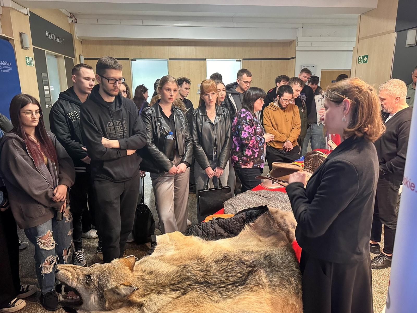 Zdjęcie w galerii na portalu naszraciborz.pl: Spotkanie z Krajową Administracją Skarbową w Akademii Nauk Stosowanych w Raciborzu wiadomości z regionu