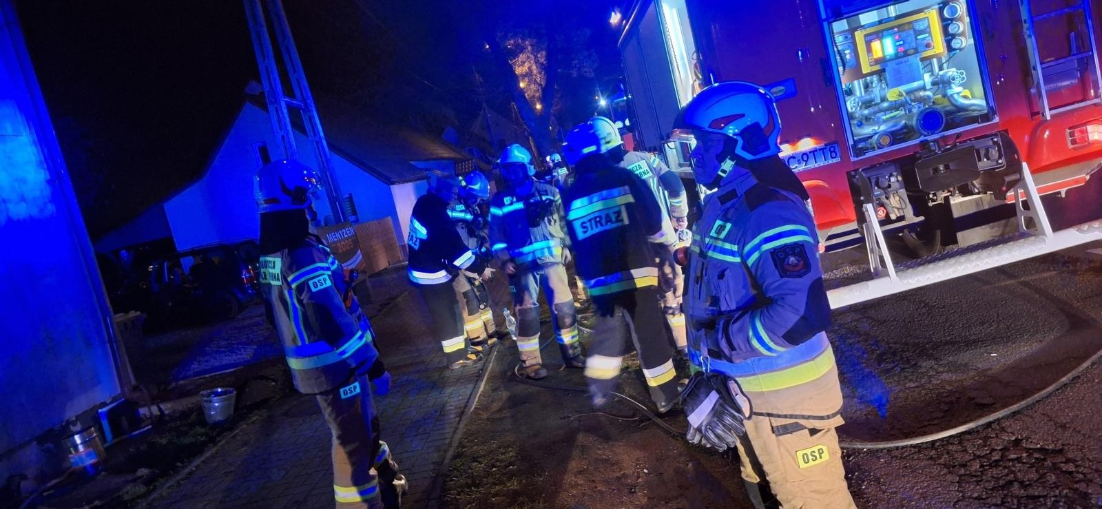 Zdjęcie w galerii na portalu naszraciborz.pl: Nocna akcja w Chałupkach. Paliła się sadza w kominie wiadomości z regionu