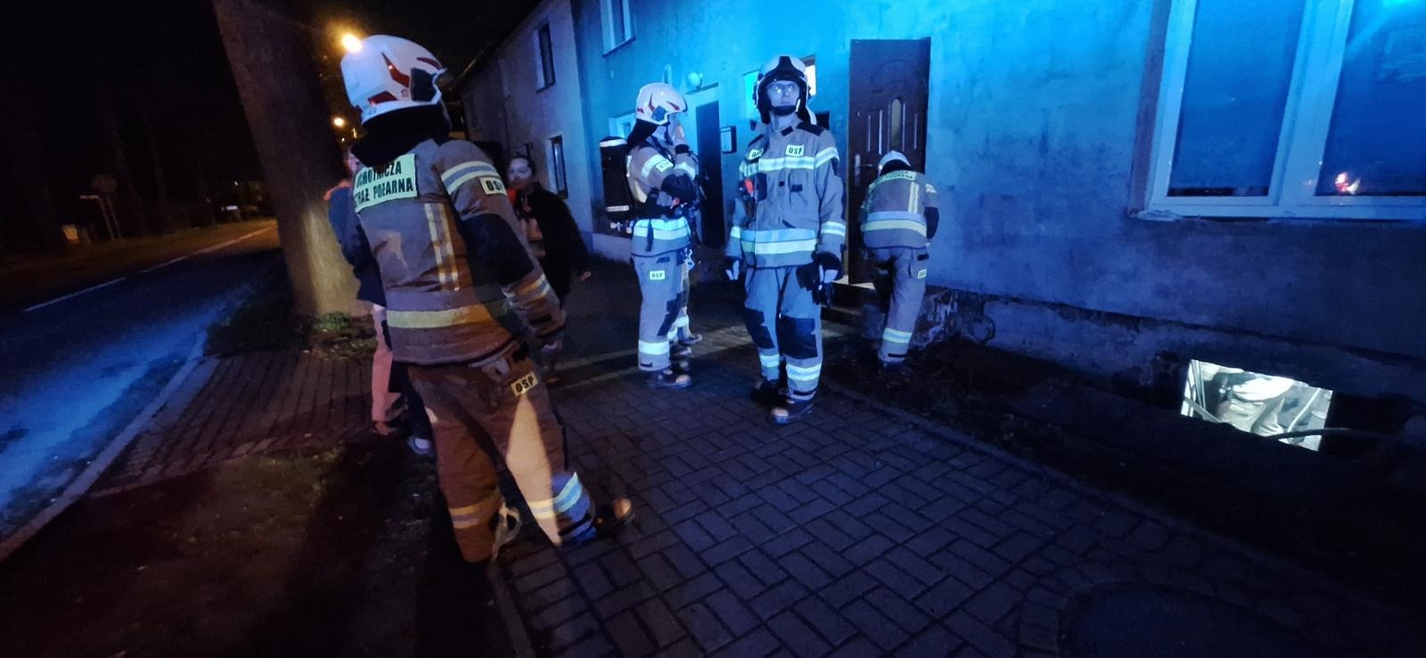 Zdjęcie w galerii na portalu naszraciborz.pl: Nocna akcja w Chałupkach. Paliła się sadza w kominie wiadomości z regionu