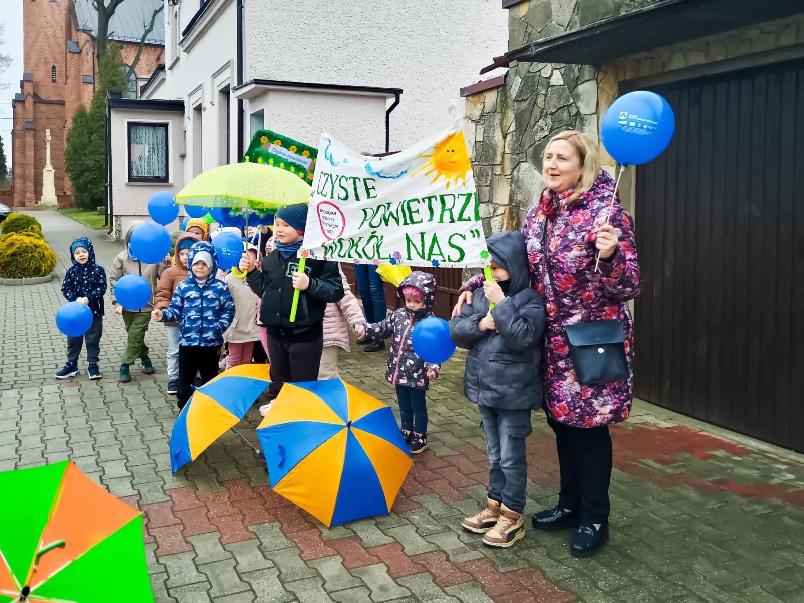 Zdjęcie w galerii na portalu naszraciborz.pl: Eko-strajk i otwarcie placu zabaw w Cyprzanowie wiadomości z regionu