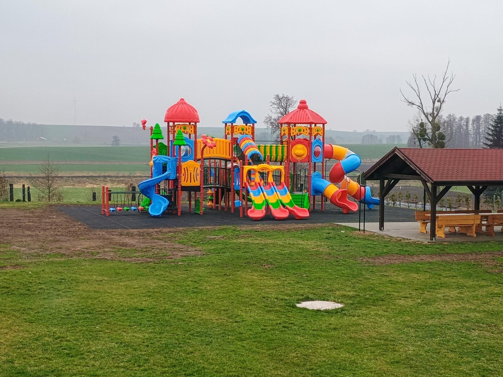 Zdjęcie w galerii na portalu naszraciborz.pl: Eko-strajk i otwarcie placu zabaw w Cyprzanowie wiadomości z regionu