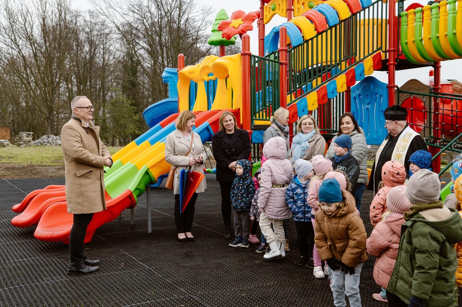 Zdjęcie w galerii na portalu naszraciborz.pl: Eko-strajk i otwarcie placu zabaw w Cyprzanowie wiadomości z regionu