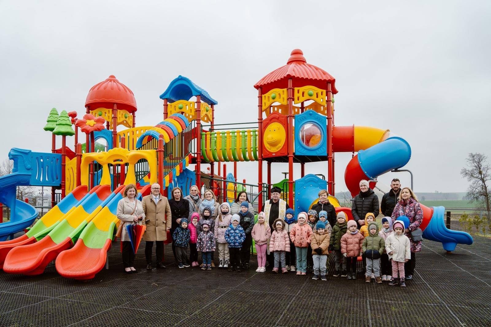 Zdjęcie w galerii na portalu naszraciborz.pl: Eko-strajk i otwarcie placu zabaw w Cyprzanowie wiadomości z regionu
