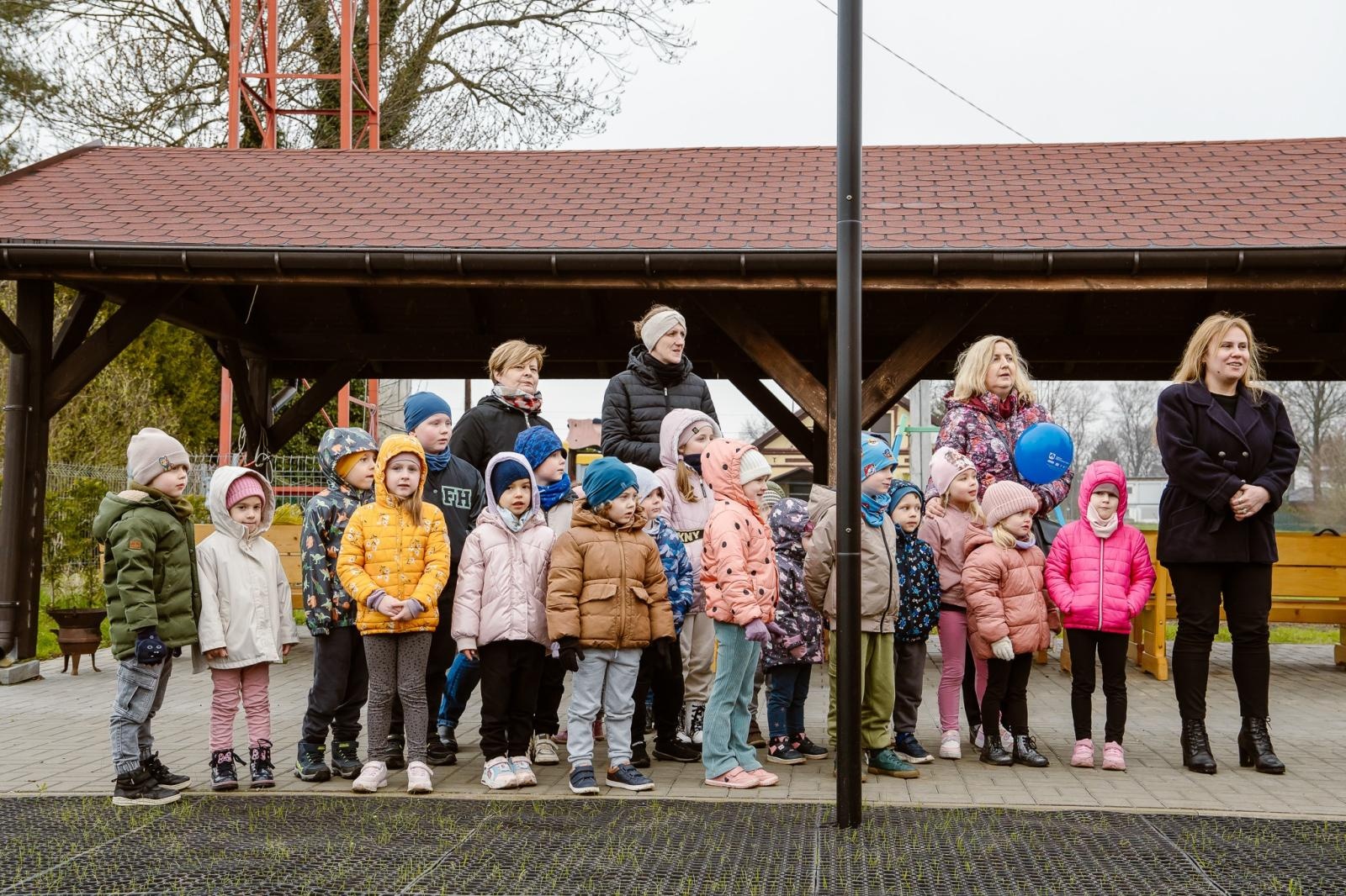 Zdjęcie w galerii na portalu naszraciborz.pl: Eko-strajk i otwarcie placu zabaw w Cyprzanowie wiadomości z regionu