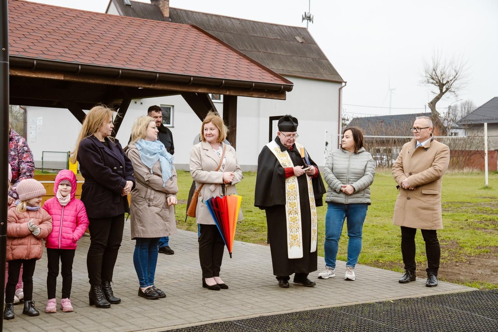 Zdjęcie w galerii na portalu naszraciborz.pl: Eko-strajk i otwarcie placu zabaw w Cyprzanowie wiadomości z regionu