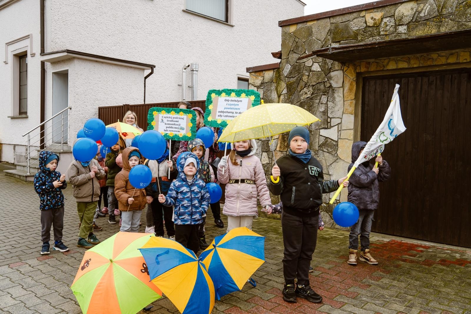 Zdjęcie w galerii na portalu naszraciborz.pl: Eko-strajk i otwarcie placu zabaw w Cyprzanowie wiadomości z regionu