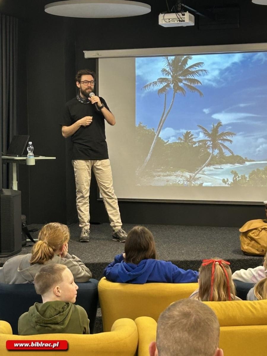 Zdjęcie w galerii na portalu naszraciborz.pl: Pirat Dyplomata na Stacji Młodych wiadomości z regionu