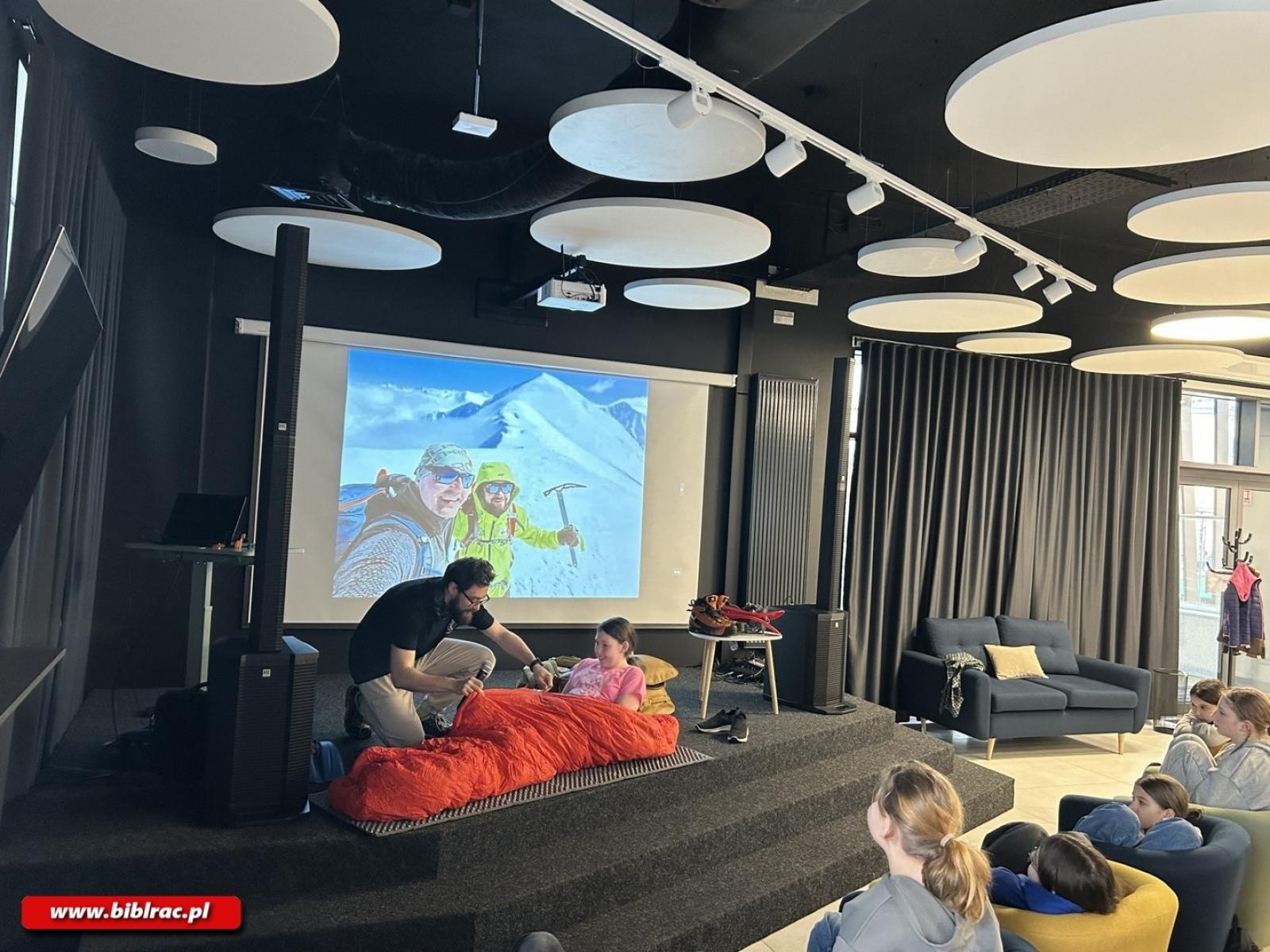 Zdjęcie w galerii na portalu naszraciborz.pl: Pirat Dyplomata na Stacji Młodych wiadomości z regionu