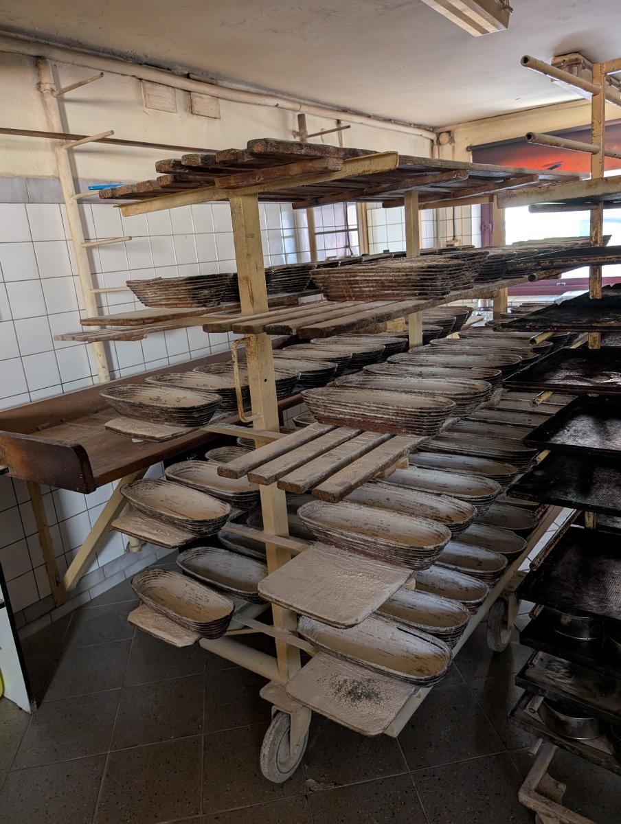 Zdjęcie w galerii na portalu naszraciborz.pl: Piekarnia w Brzeźnicy zakończyła działalność. Mieszkańców ogarnął smutek wiadomości z regionu