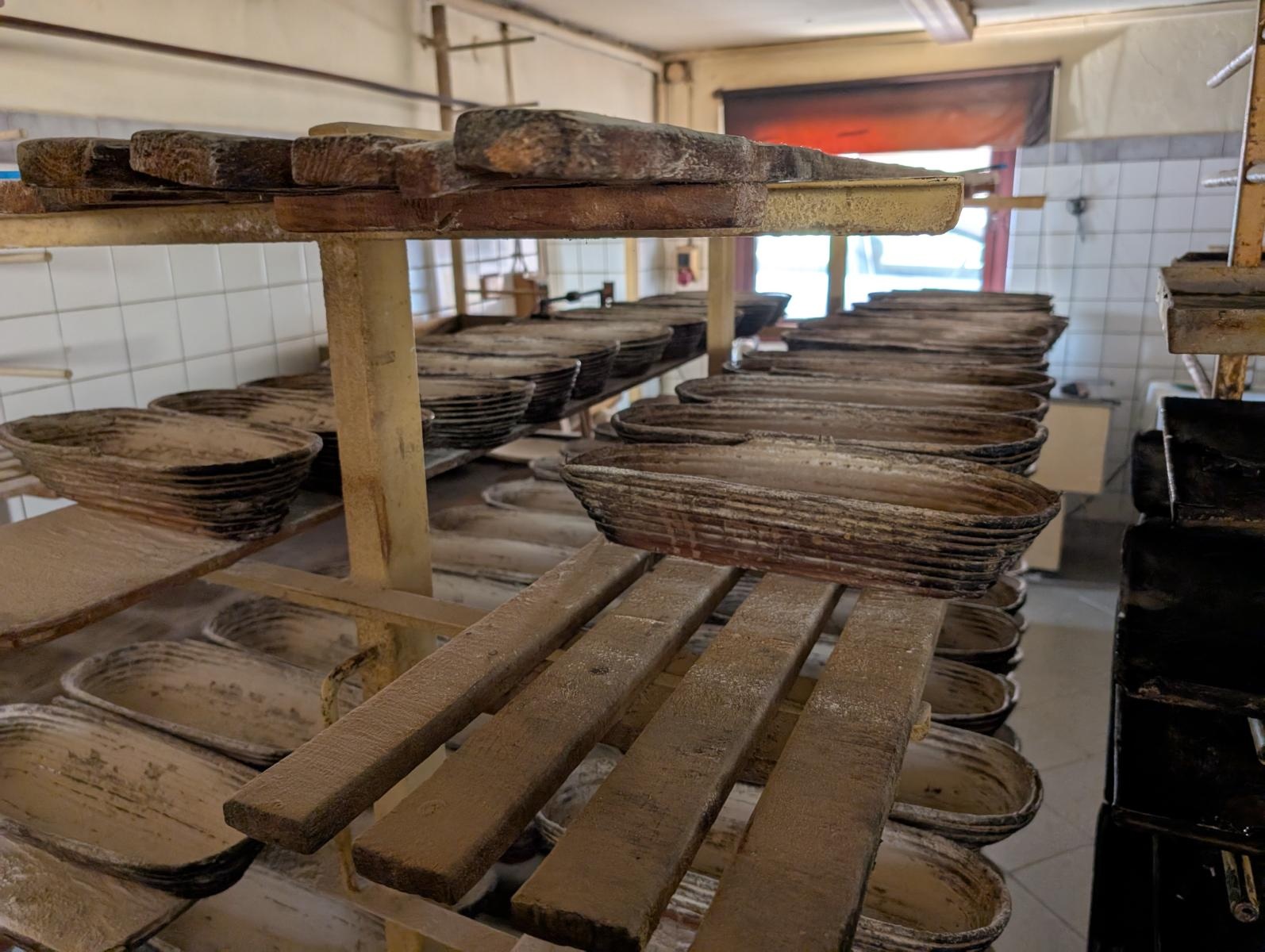 Zdjęcie w galerii na portalu naszraciborz.pl: Piekarnia w Brzeźnicy zakończyła działalność. Mieszkańców ogarnął smutek wiadomości z regionu