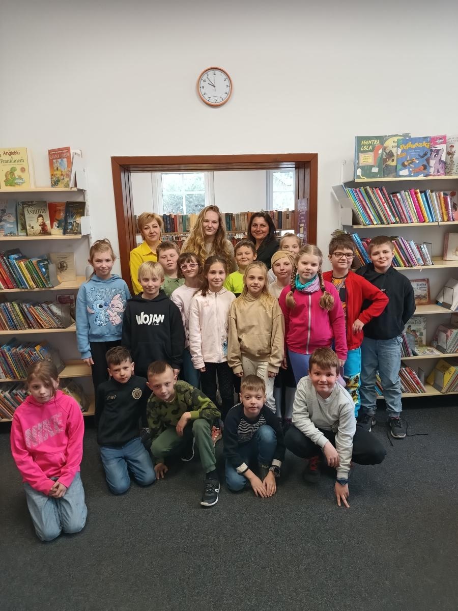 Zdjęcie w galerii na portalu naszraciborz.pl: Światowy Dzień Książki w Bibliotece w Rudach – spotkanie z Agatą Gwóźdź wiadomości z regionu