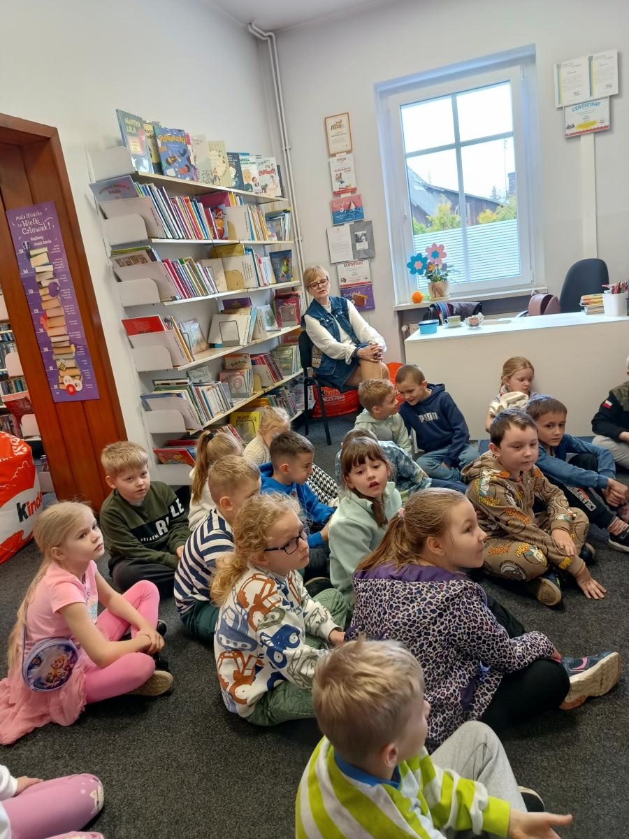 Zdjęcie w galerii na portalu naszraciborz.pl: Światowy Dzień Książki w Bibliotece w Rudach – spotkanie z Agatą Gwóźdź wiadomości z regionu