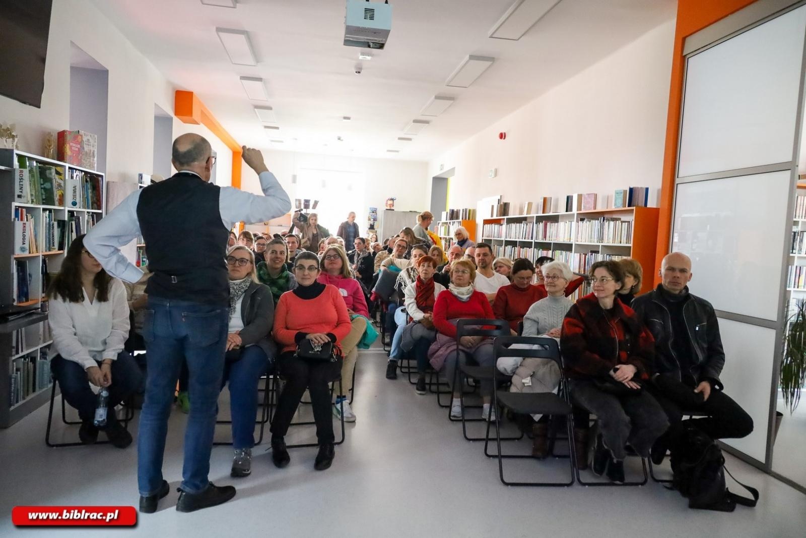 Zdjęcie w galerii na portalu naszraciborz.pl: Raciborska Rajza w bibliotece wiadomości z regionu
