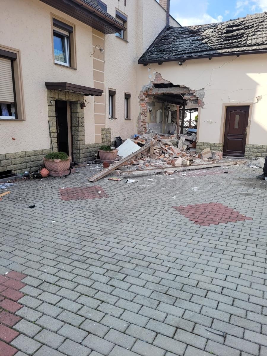 Zdjęcie w galerii na portalu naszraciborz.pl: Wybuch butli gazowej w Zawadzie Książęcej wiadomości z regionu