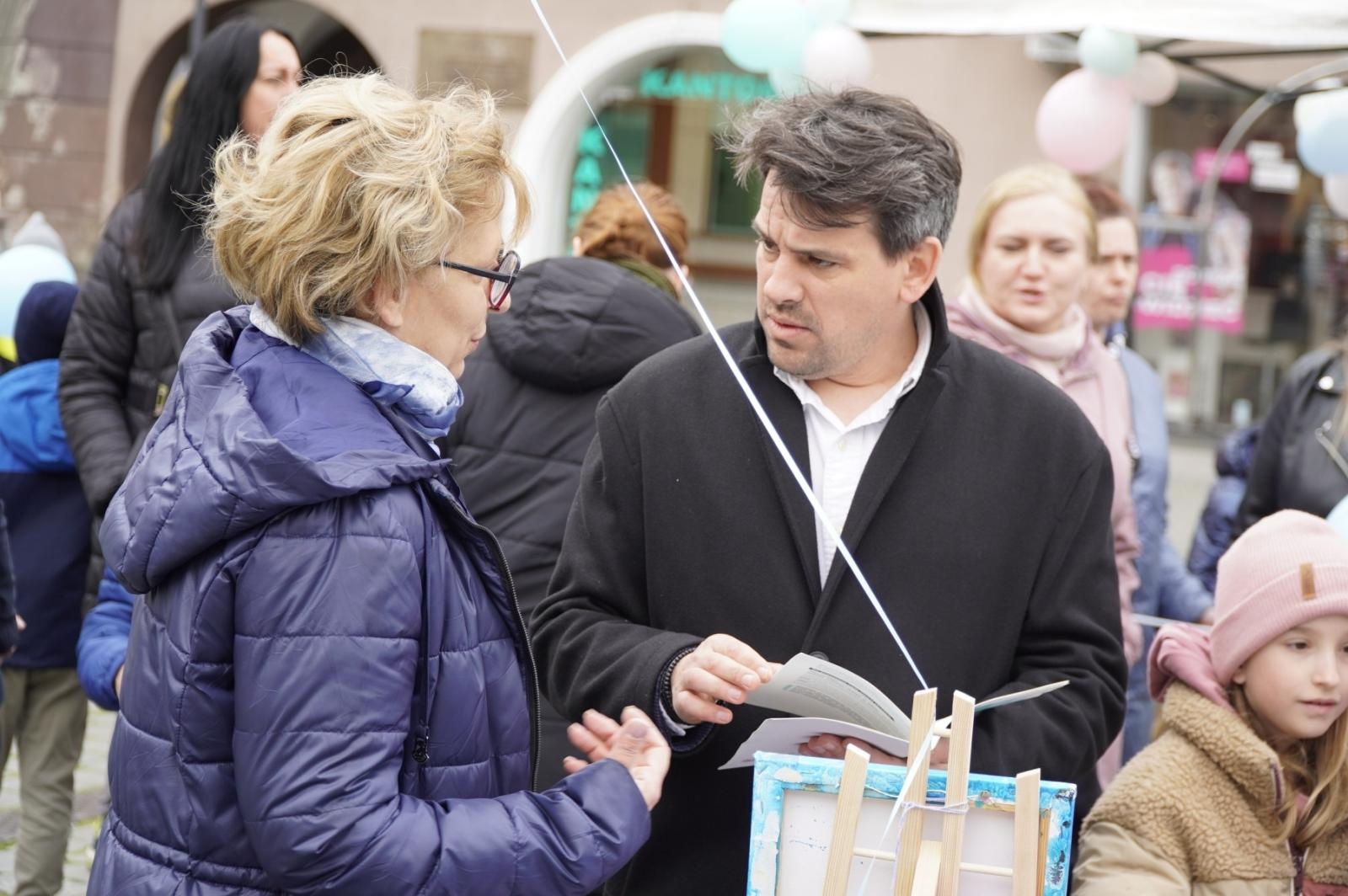 Zdjęcie w galerii na portalu naszraciborz.pl: Racibórz na niebiesko i Spektrum jak malowane wiadomości z regionu
