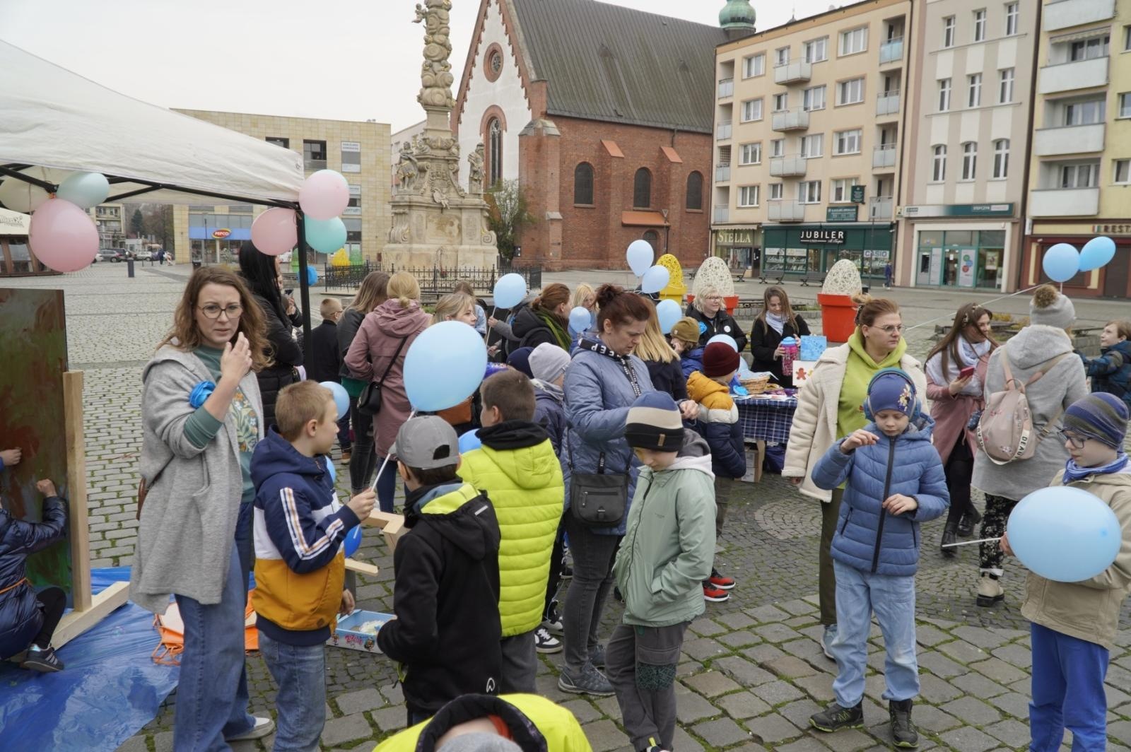 Zdjęcie w galerii na portalu naszraciborz.pl: Racibórz na niebiesko i Spektrum jak malowane wiadomości z regionu