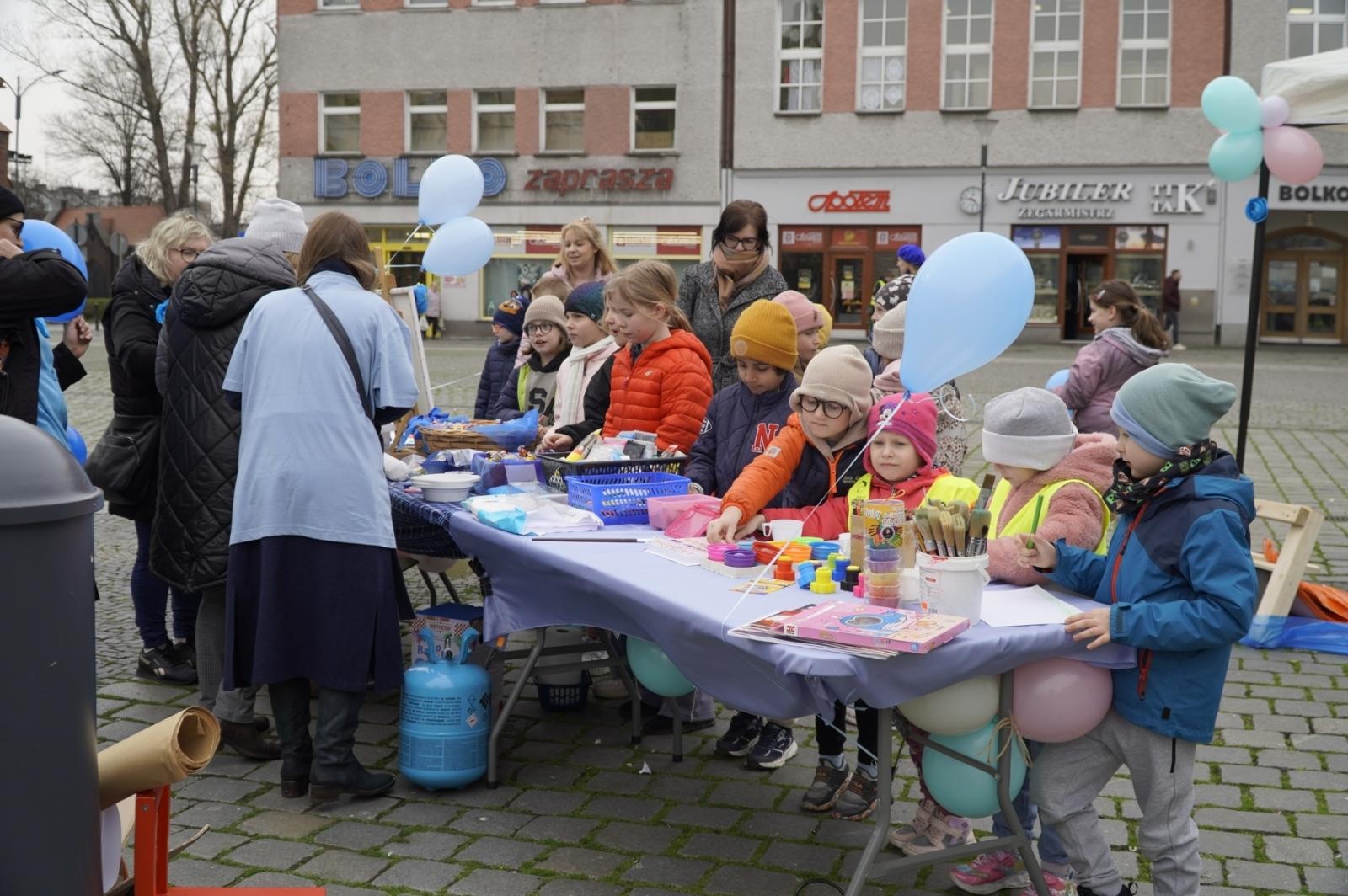 Zdjęcie w galerii na portalu naszraciborz.pl: Racibórz na niebiesko i Spektrum jak malowane wiadomości z regionu