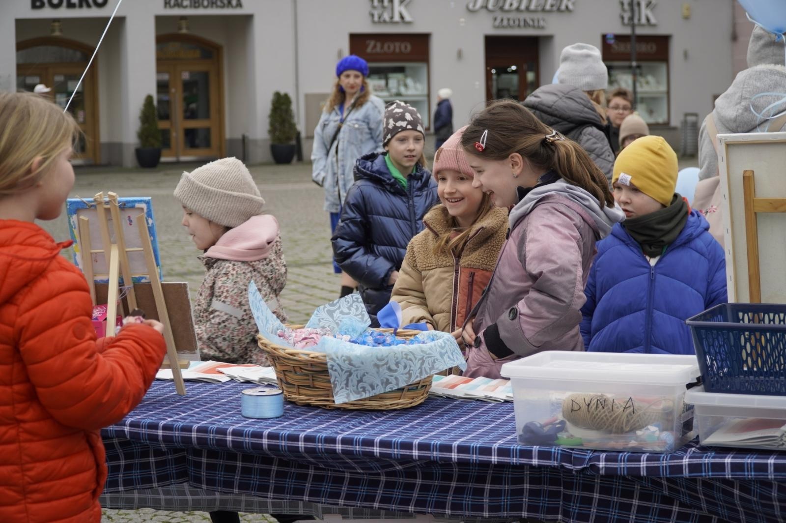 Zdjęcie w galerii na portalu naszraciborz.pl: Racibórz na niebiesko i Spektrum jak malowane wiadomości z regionu