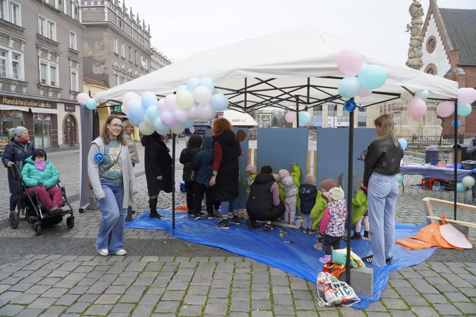 Zdjęcie w galerii na portalu naszraciborz.pl: Racibórz na niebiesko i Spektrum jak malowane wiadomości z regionu