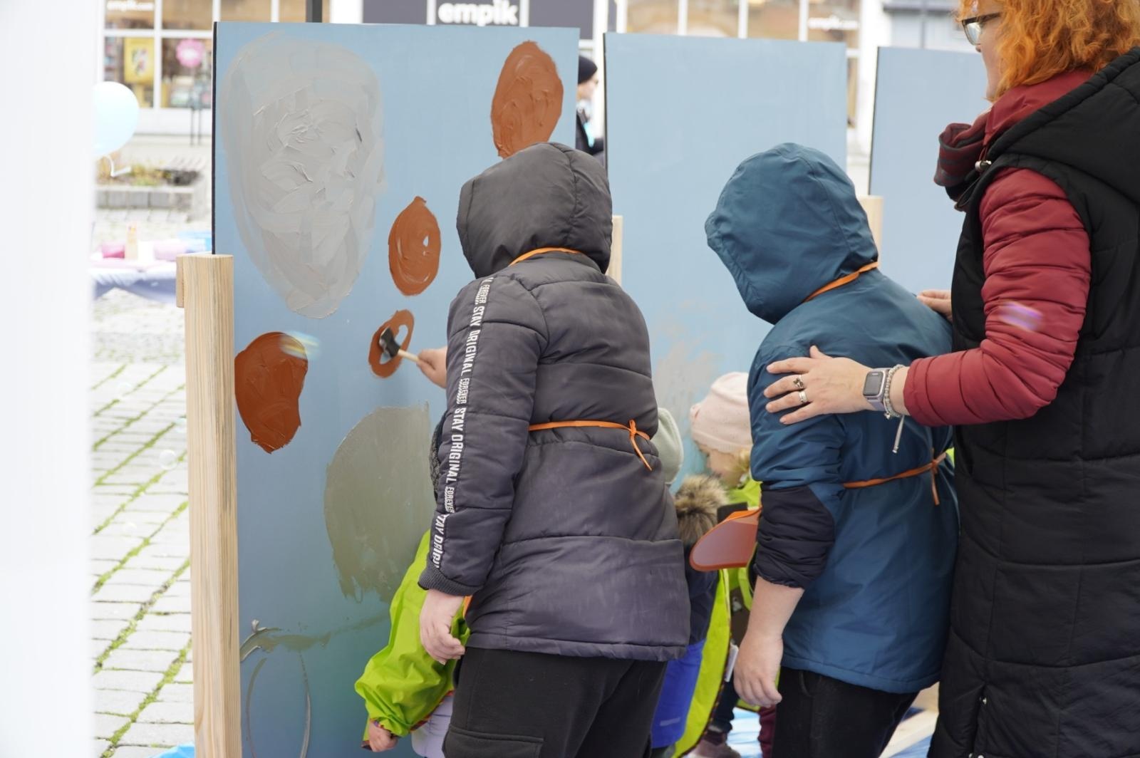 Zdjęcie w galerii na portalu naszraciborz.pl: Racibórz na niebiesko i Spektrum jak malowane wiadomości z regionu