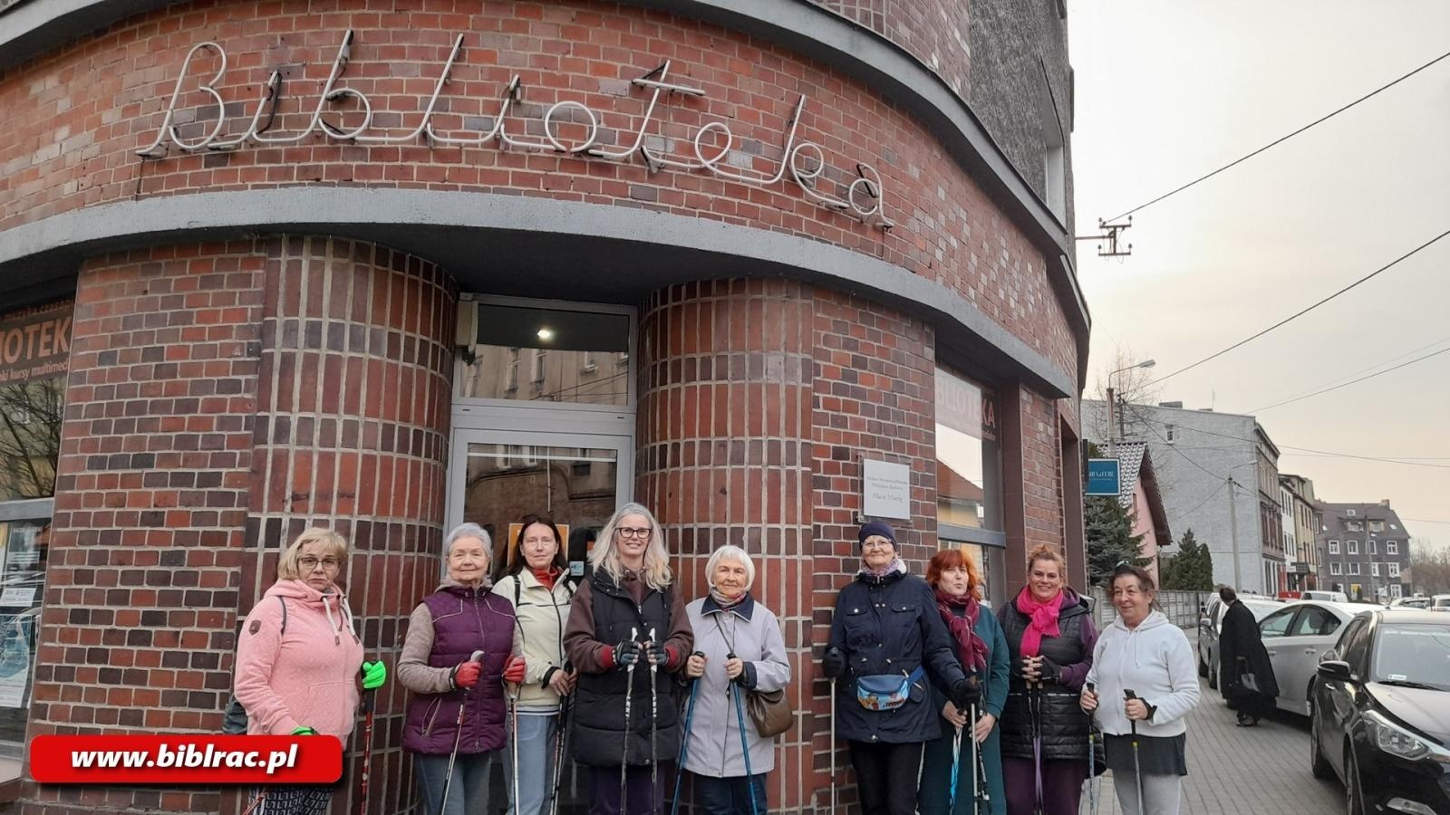 Zdjęcie w galerii na portalu naszraciborz.pl: Kurs Nordic Walking w bibliotece na Ostrogu wiadomości z regionu