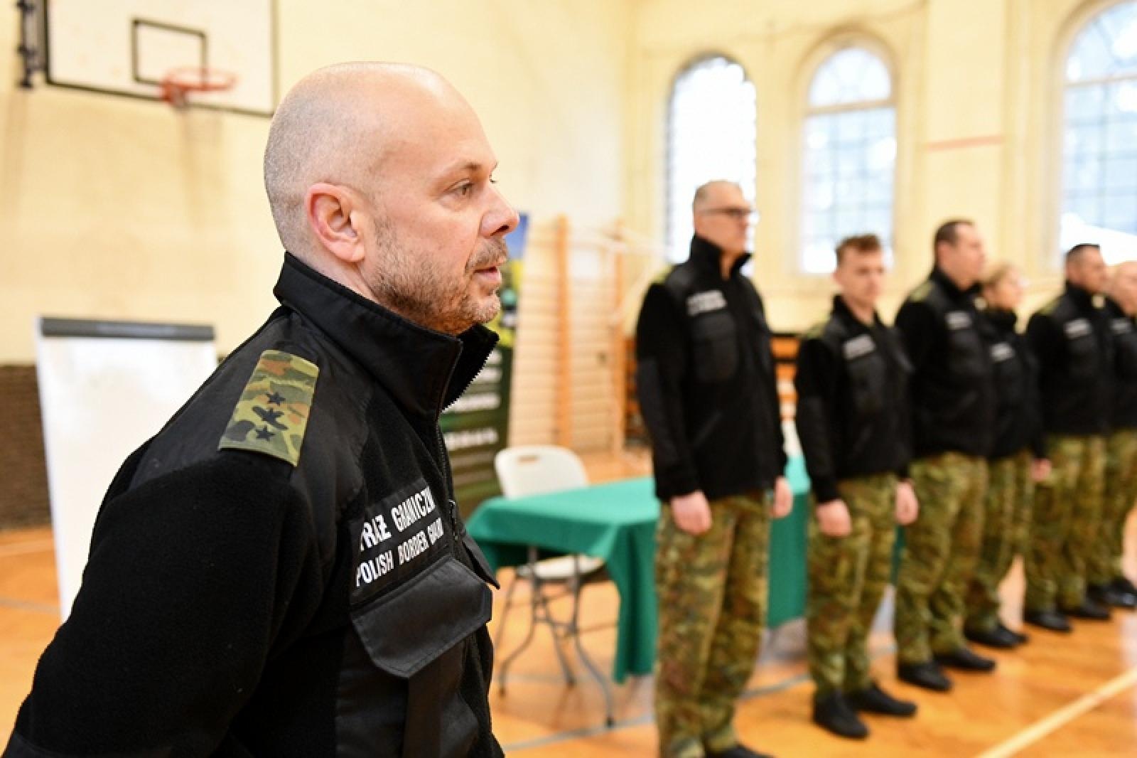 Zdjęcie w galerii na portalu naszraciborz.pl: Już trzysta podań o przyjęcie do służby w Śląskim Oddziale SG w Raciborzu wiadomości z regionu