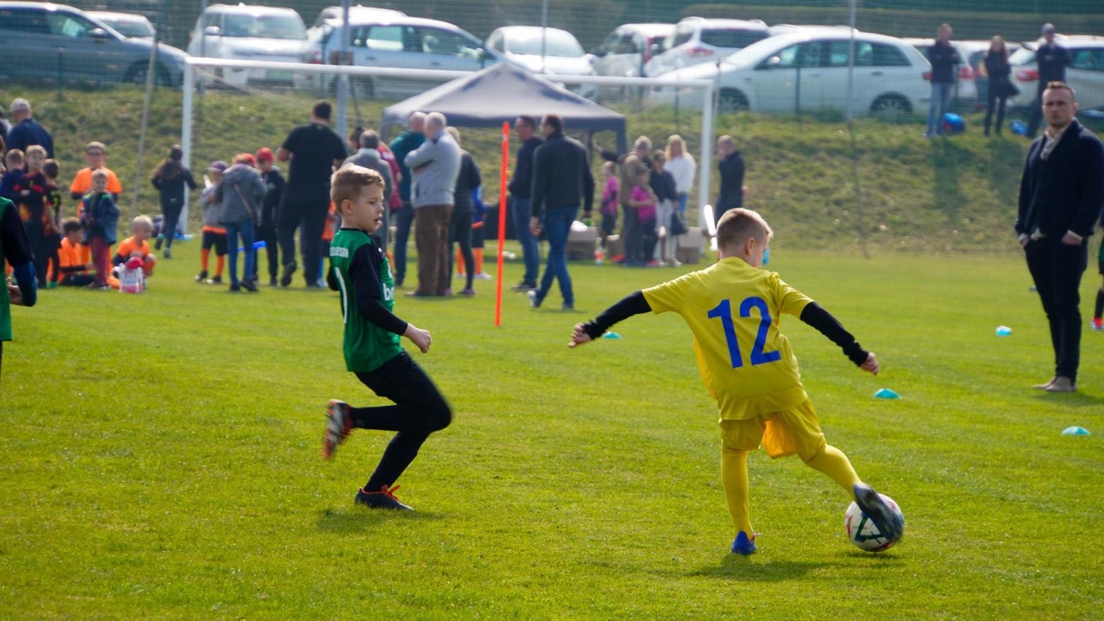 Zdjęcie w galerii na portalu naszraciborz.pl: Raszczyce Cup 2025. Piłkarska rywalizacja ponad pięciuset zawodników [FOTO] wiadomości z regionu