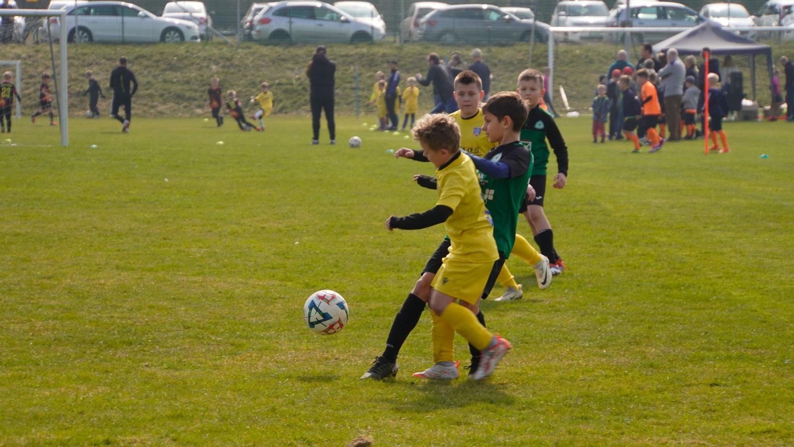 Zdjęcie w galerii na portalu naszraciborz.pl: Raszczyce Cup 2025. Piłkarska rywalizacja ponad pięciuset zawodników [FOTO] wiadomości z regionu