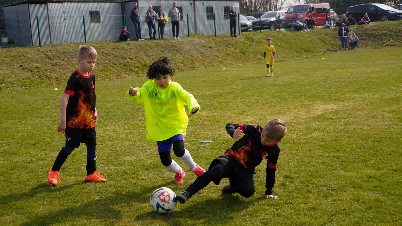Zdjęcie w galerii na portalu naszraciborz.pl: Raszczyce Cup 2025. Piłkarska rywalizacja ponad pięciuset zawodników [FOTO] wiadomości z regionu