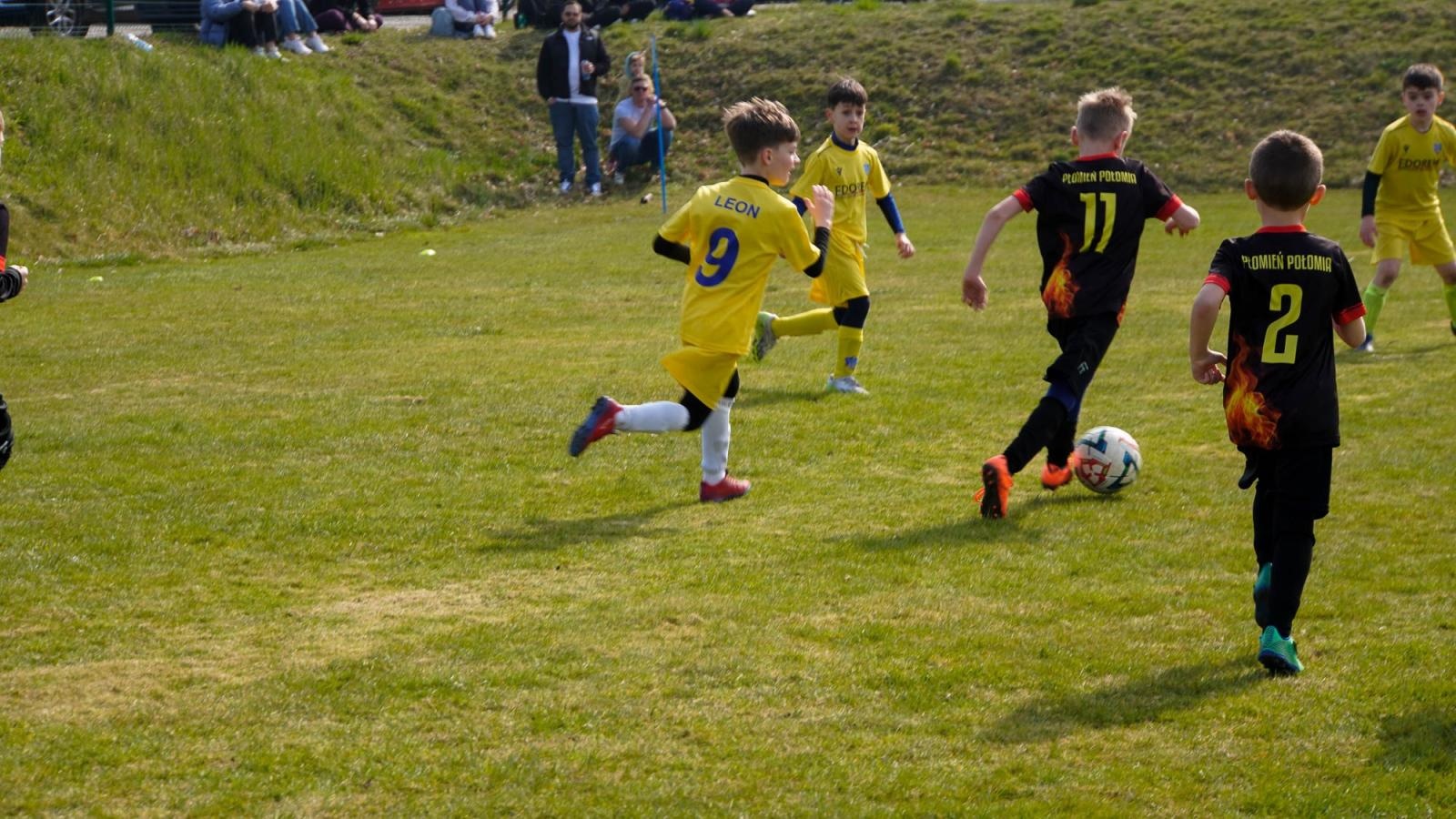 Zdjęcie w galerii na portalu naszraciborz.pl: Raszczyce Cup 2025. Piłkarska rywalizacja ponad pięciuset zawodników [FOTO] wiadomości z regionu