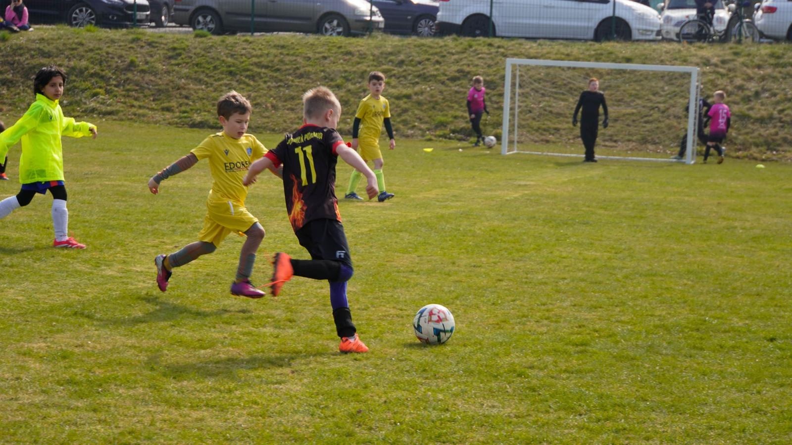 Zdjęcie w galerii na portalu naszraciborz.pl: Raszczyce Cup 2025. Piłkarska rywalizacja ponad pięciuset zawodników [FOTO] wiadomości z regionu