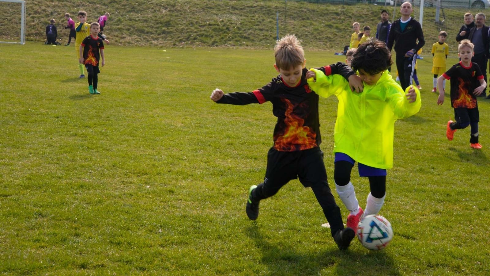 Zdjęcie w galerii na portalu naszraciborz.pl: Raszczyce Cup 2025. Piłkarska rywalizacja ponad pięciuset zawodników [FOTO] wiadomości z regionu
