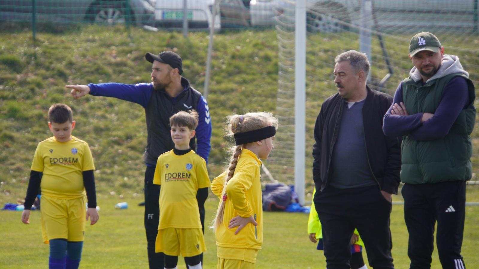Zdjęcie w galerii na portalu naszraciborz.pl: Raszczyce Cup 2025. Piłkarska rywalizacja ponad pięciuset zawodników [FOTO] wiadomości z regionu