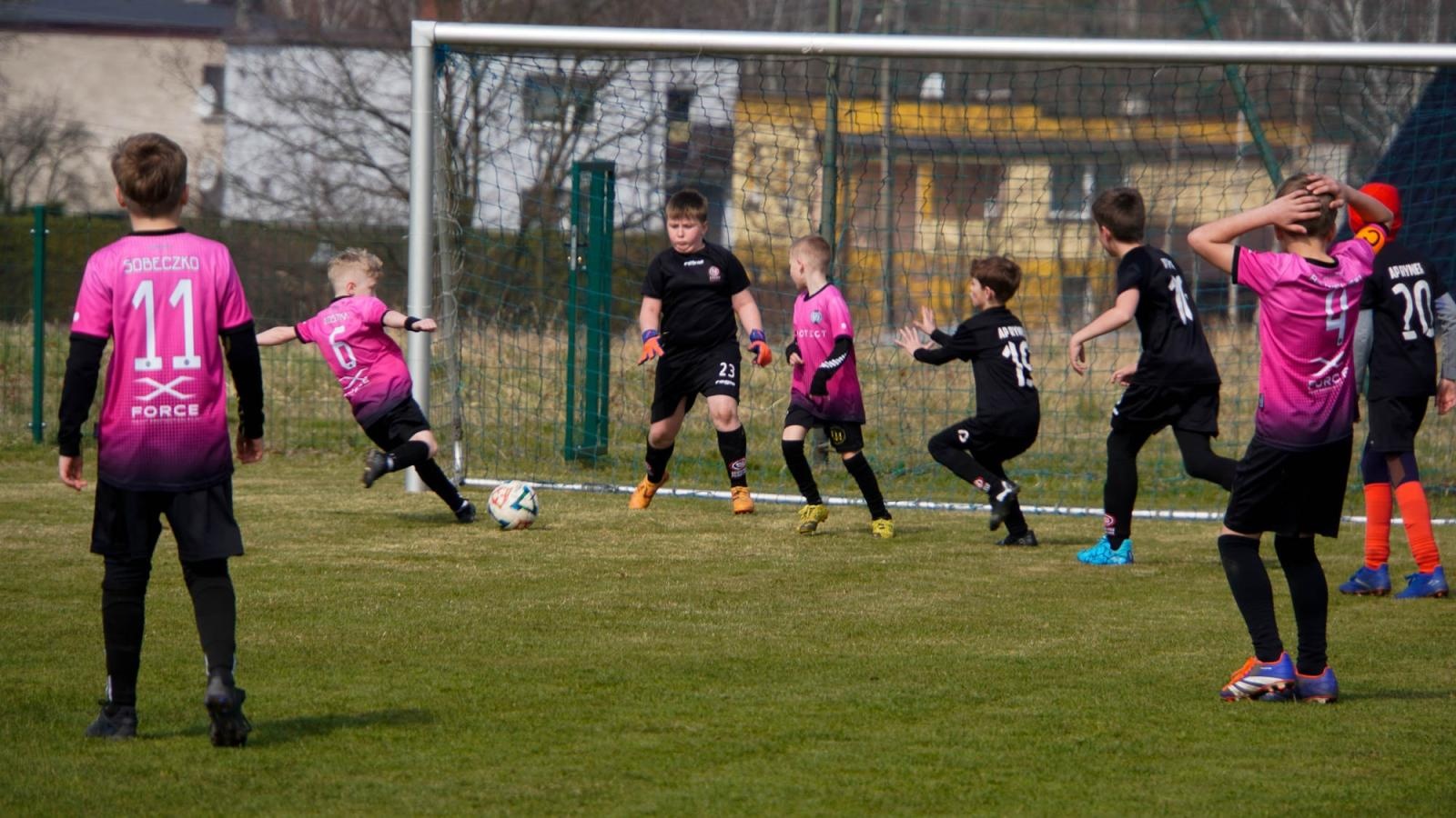 Zdjęcie w galerii na portalu naszraciborz.pl: Raszczyce Cup 2025. Piłkarska rywalizacja ponad pięciuset zawodników [FOTO] wiadomości z regionu