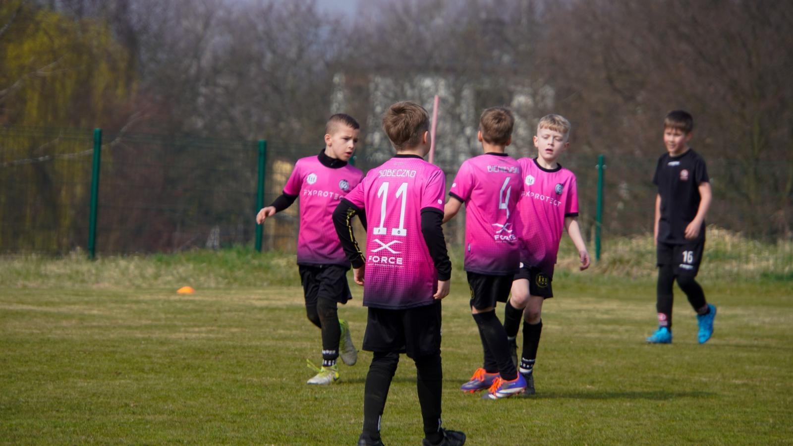 Zdjęcie w galerii na portalu naszraciborz.pl: Raszczyce Cup 2025. Piłkarska rywalizacja ponad pięciuset zawodników [FOTO] wiadomości z regionu