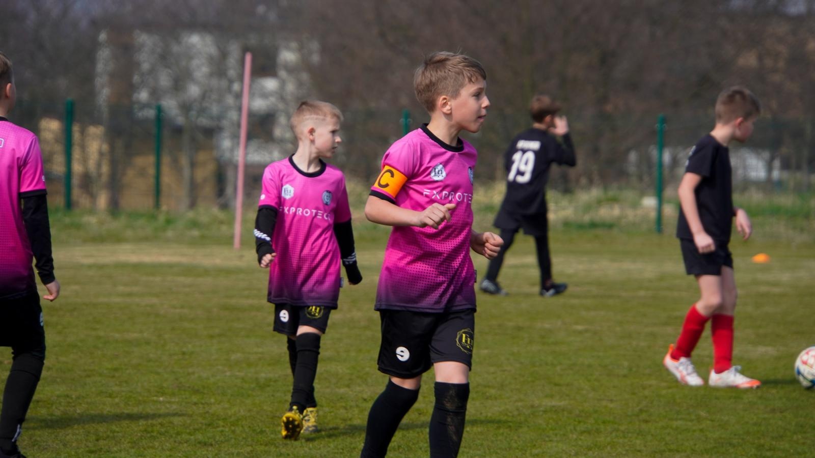 Zdjęcie w galerii na portalu naszraciborz.pl: Raszczyce Cup 2025. Piłkarska rywalizacja ponad pięciuset zawodników [FOTO] wiadomości z regionu