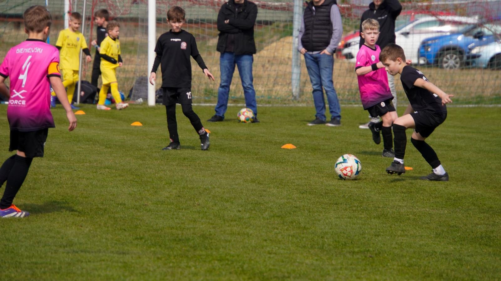 Zdjęcie w galerii na portalu naszraciborz.pl: Raszczyce Cup 2025. Piłkarska rywalizacja ponad pięciuset zawodników [FOTO] wiadomości z regionu