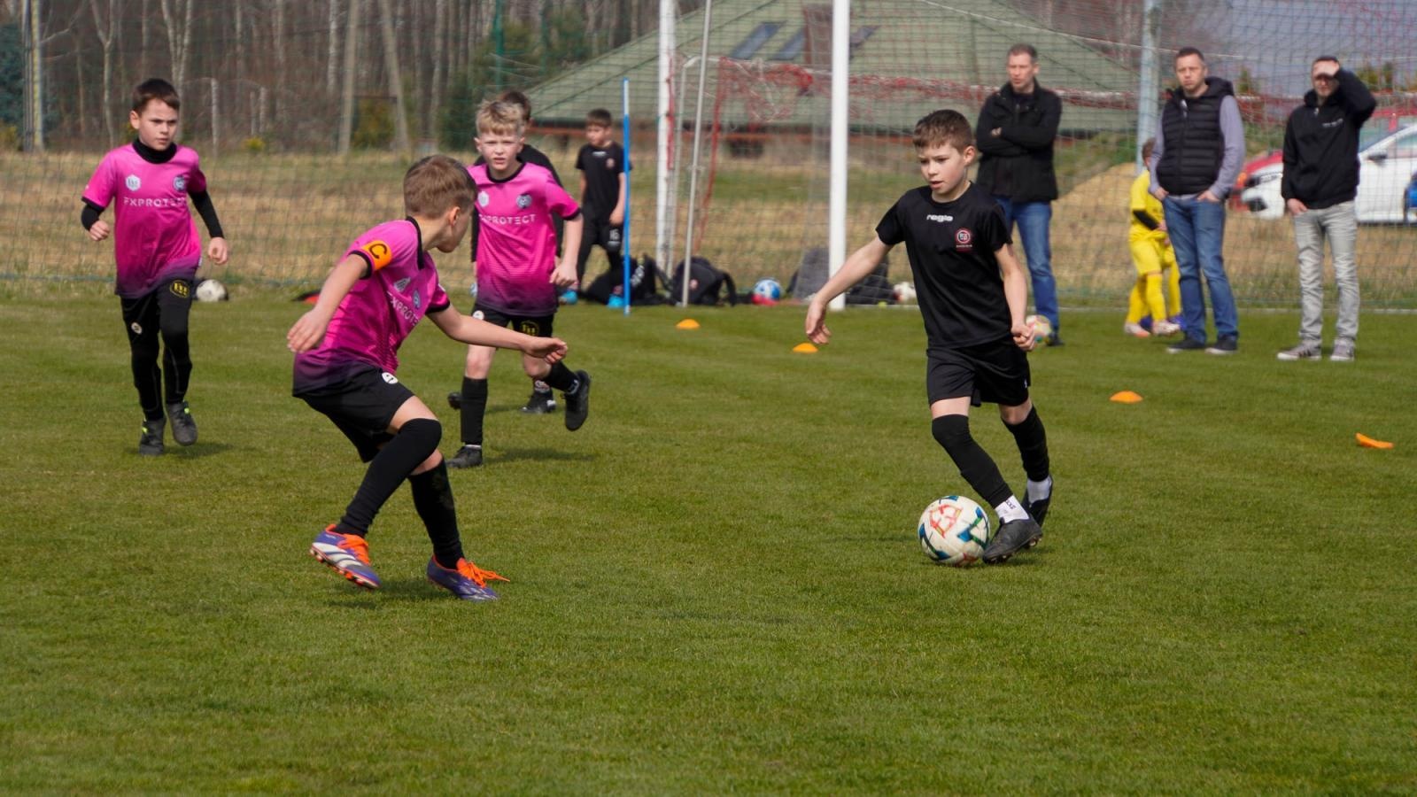 Zdjęcie w galerii na portalu naszraciborz.pl: Raszczyce Cup 2025. Piłkarska rywalizacja ponad pięciuset zawodników [FOTO] wiadomości z regionu